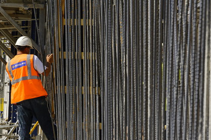 Société Razel Bec sur le chantier du Pont des rives, Nice juillet 2012