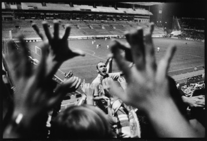 Parmi des membres du groupe des Ultras lors d'un match à domicile - saison 1996 1997