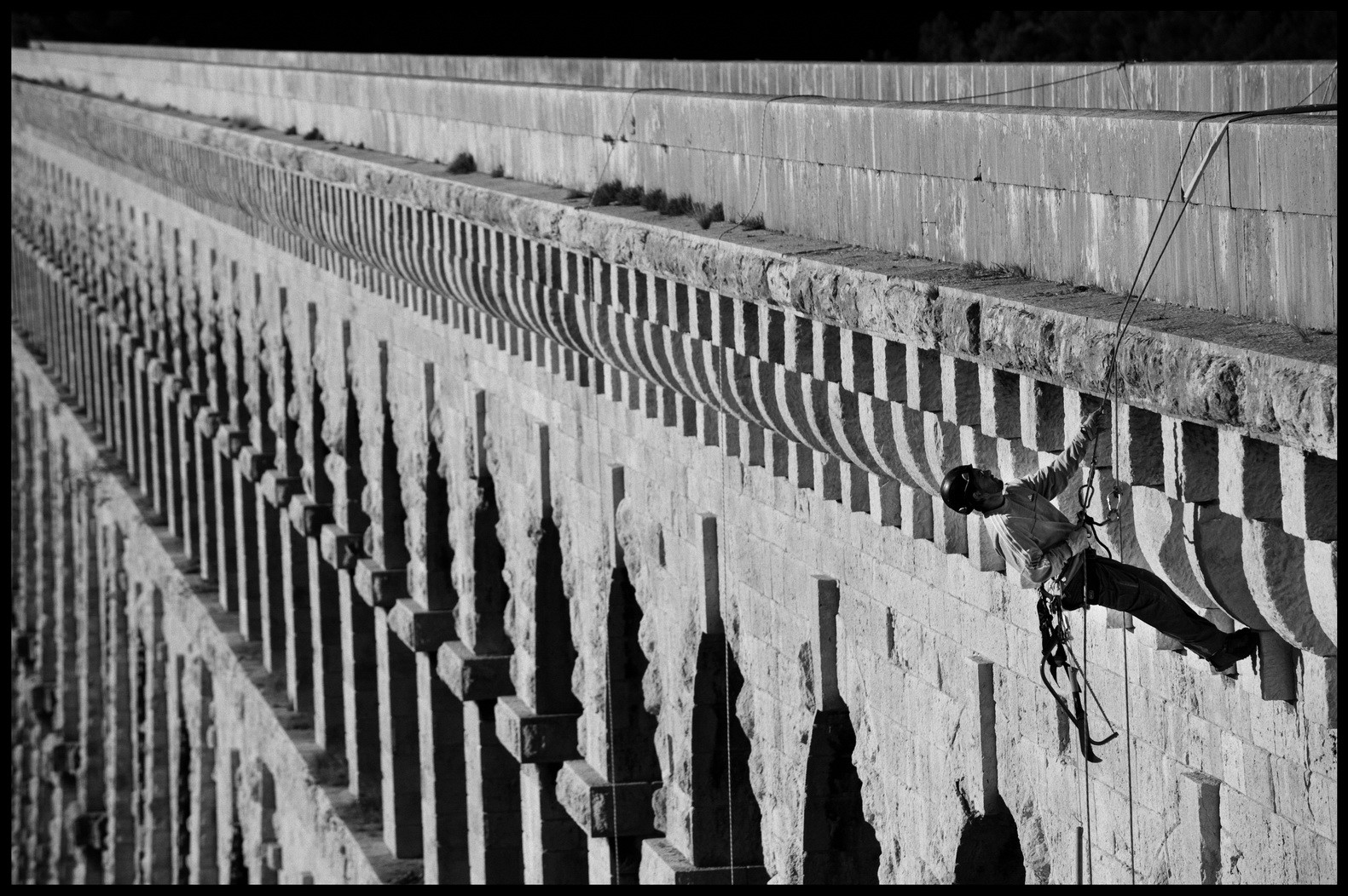 Alteam, société de travaux acrobatiques, sur l'aqueduc de Roquefavour, octobre 2009