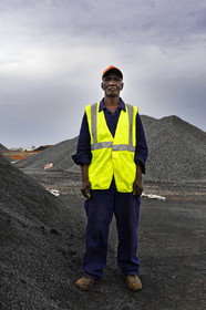 Travaux d'agrandissement de l'aéroport de Bamako au Mali pour le groupement Sogéa Satom   Fayat. Juin 2012