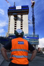 Société Koné lors de la construction de la tour la Marseillaise, octobre 2016