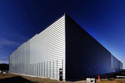 Entrepots de stockage, en travaux, de l'opération ITER à Saint-Paul-Lez-Durance (13) février 2015. Pour Dumez Méditerranée.