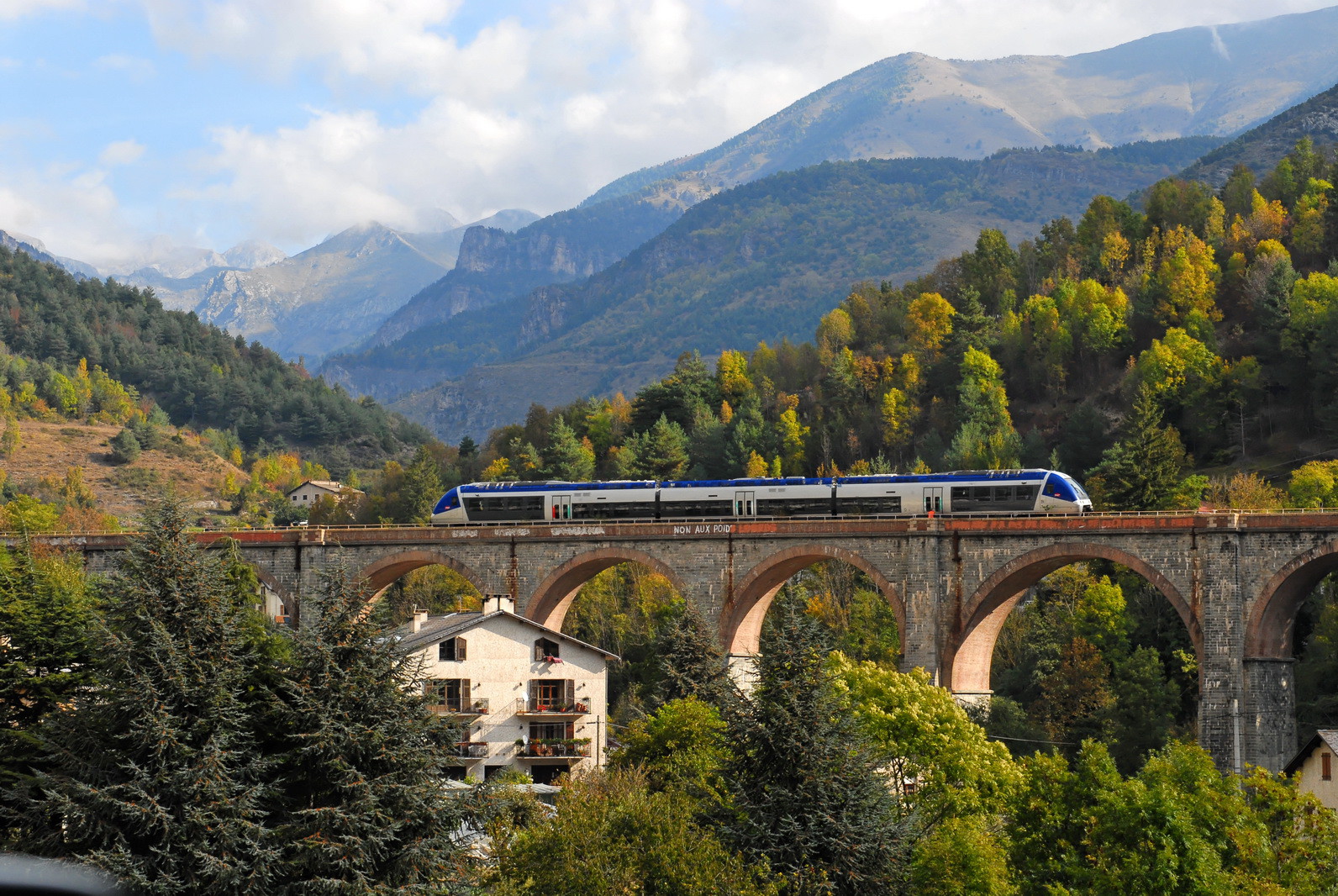 Le train des des Merveilles vers Tende, septembre 2008, série réalisée pour le Conseil régional PACA