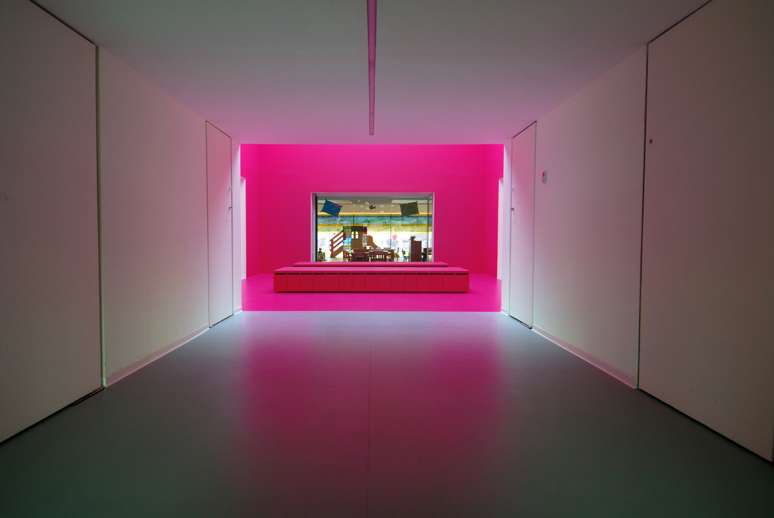 Crèche de la Durane à Aix-en-Provence, avril 2009.