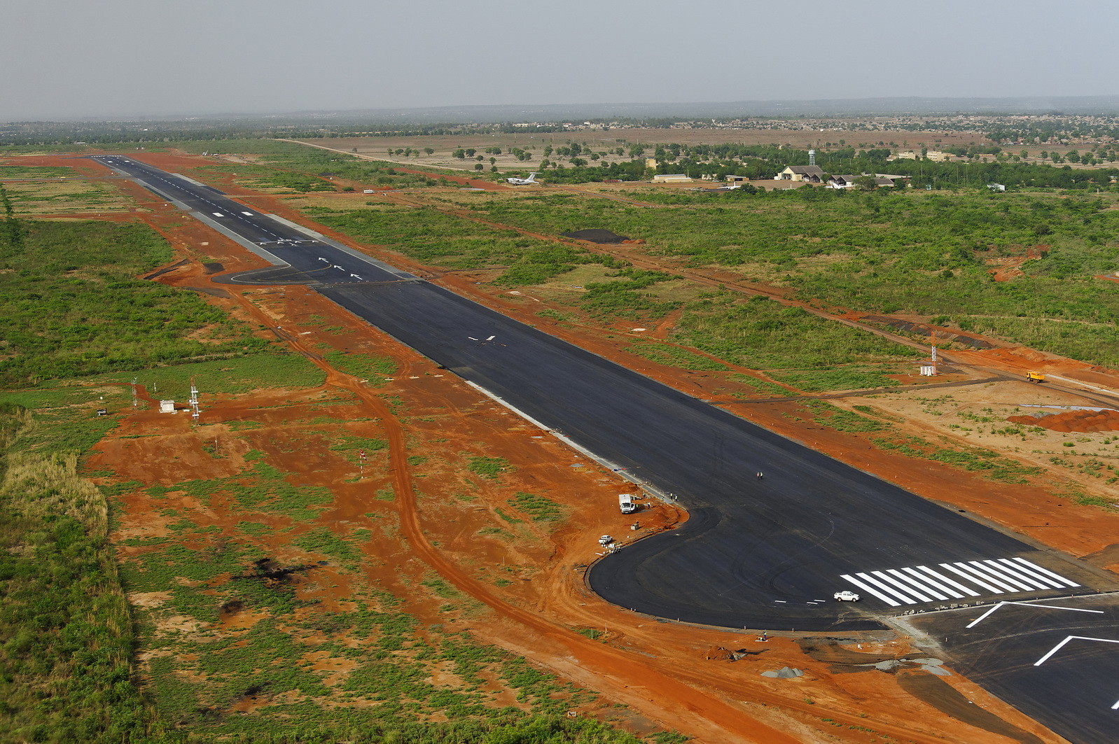Travaux d'agrandissement de l'aéroport de Bamako au Mali pour le groupement Sogéa Satom   Fayat. Juin 2012