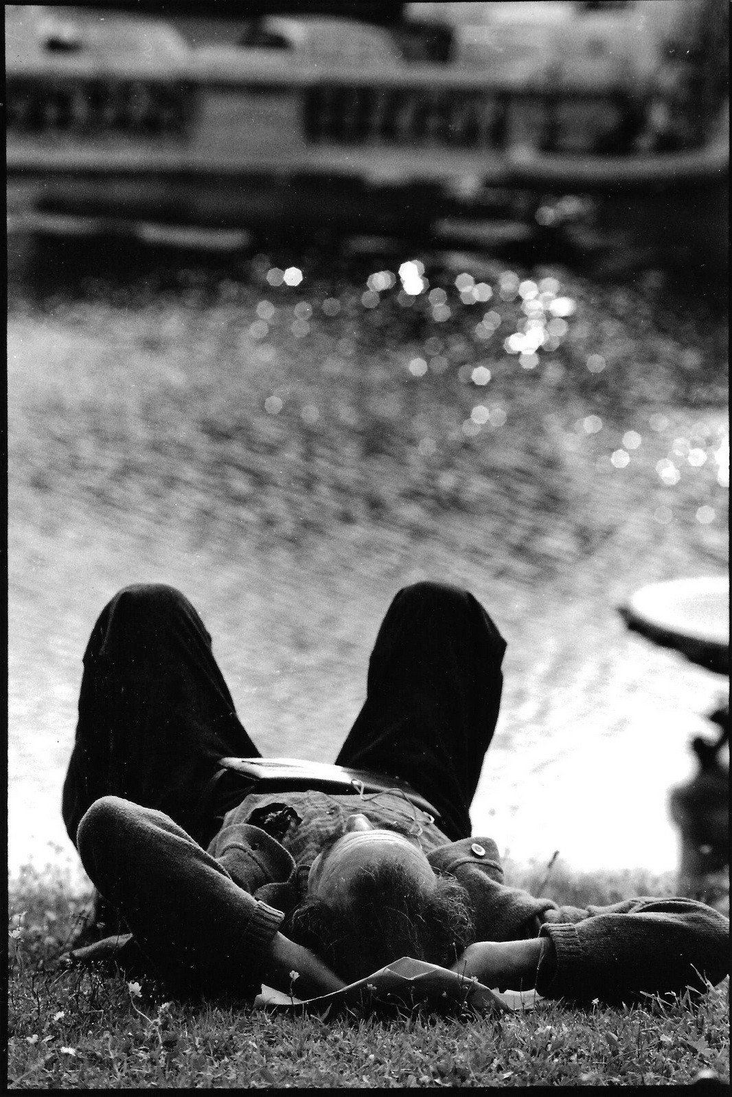 Ne restreins pas le champ du possible aux limites de ton imaginaire Antony Bouchardon. Jardin du Palais Longchamp, Marseille 1989