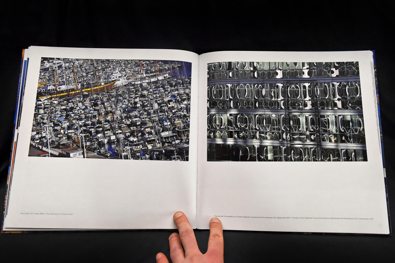 Ouvrage Marseille vue des grues aux éditions André Frère (2016) 100 pages - format 30 30 cm - 85  photographies couleur et 22 monochromes - texte de François Missen -Français -Anglais
