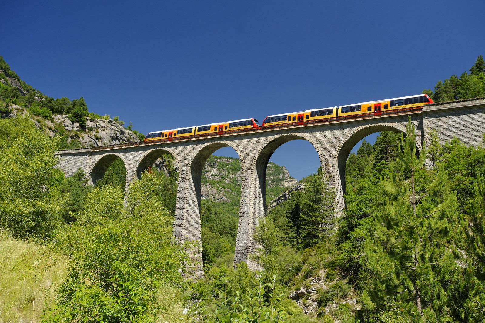 Train des Pignes, vers Entrevaux 2011, série réalisée pour le conseil régional Provence Alpes Cote d'Azur